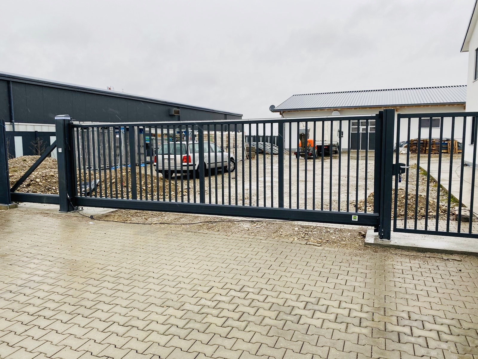 ToreHuber_Freitragende Industrieschiebetore